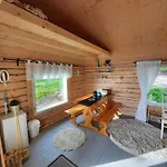 Kutulammen Eraemoekki Saunalla Chalet *