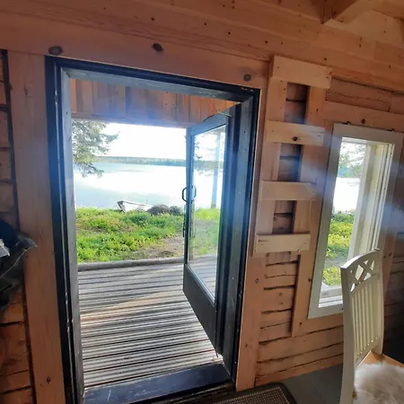 Kutulammen Eraemoekki Saunalla Chalé