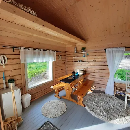 Kutulammen Eraemoekki Saunalla Chalet *
