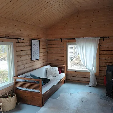 Kutulammen Eraemoekki Saunalla Chalet *