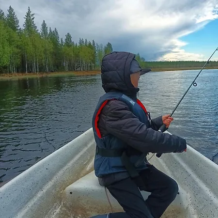 Kutulammen Eraemoekki Saunalla Chalet Ranua